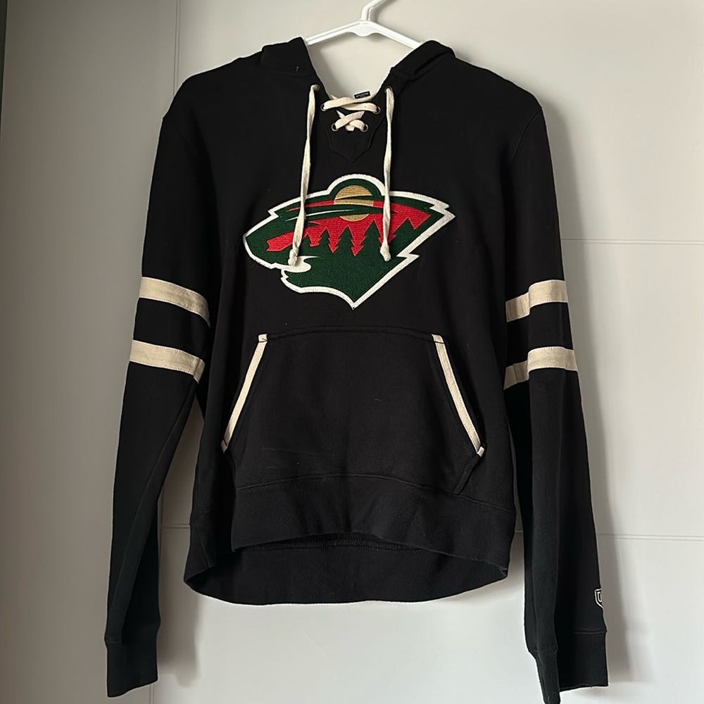 Black praise sweatshirt